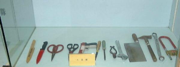 Tools and sticks (picture)