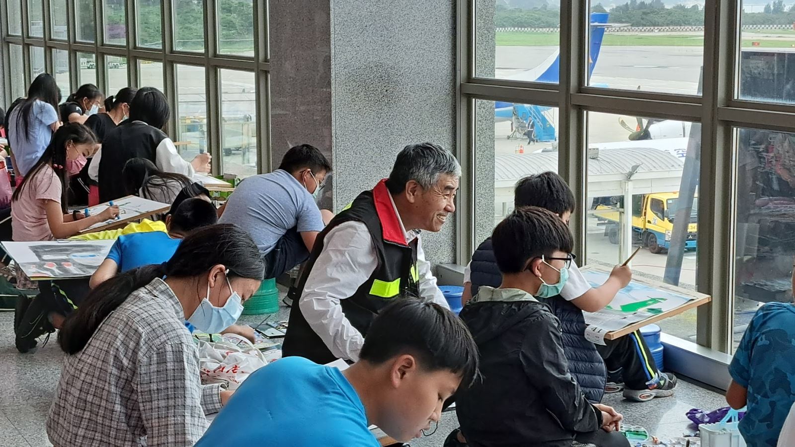 1120523飛安宣導寫生書法比賽花絮-10